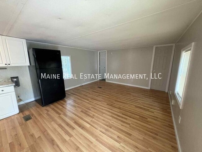 Building Photo - 19 Balsam Ln