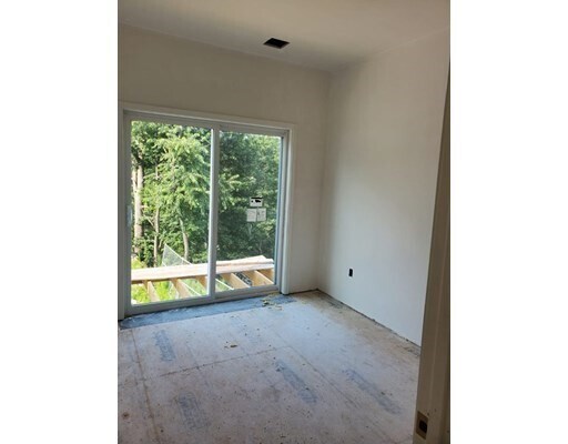 Building Photo - 92 Kernwood Dr