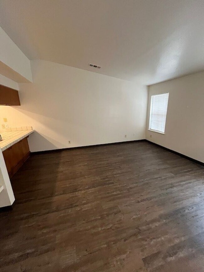 Foto del edificio - 4346 W Douglas Ave