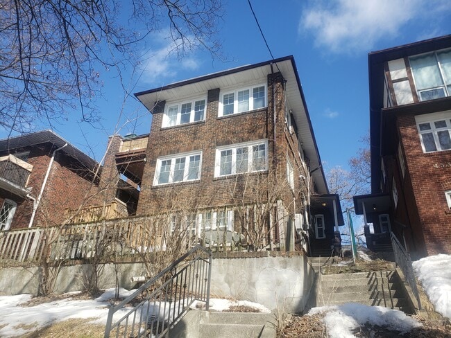 Building Photo - 459 Parkside Dr