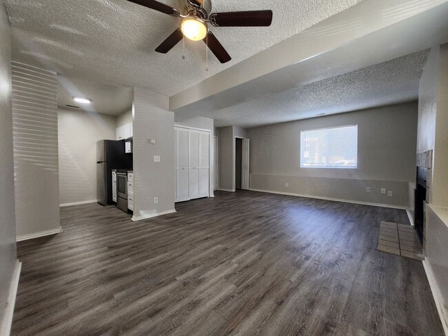 Building Photo - 1835 Zebulon Dr