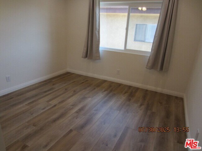 Foto del edificio - 2350 1/2 Teviot St