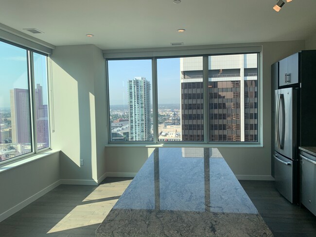 Foto del edificio - 1600 Curtis Street