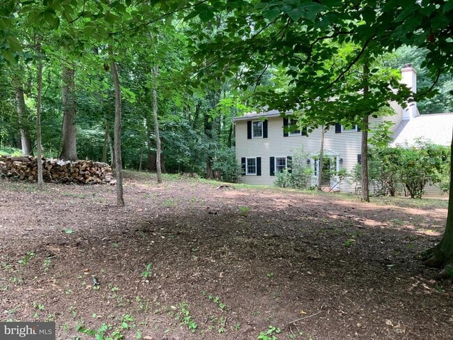 Building Photo - 413 Fruit Farm Rd