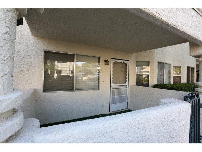 Building Photo - 1400 Cinder Rock Dr