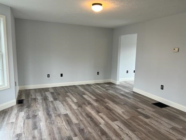Building Photo - 596 Silver St