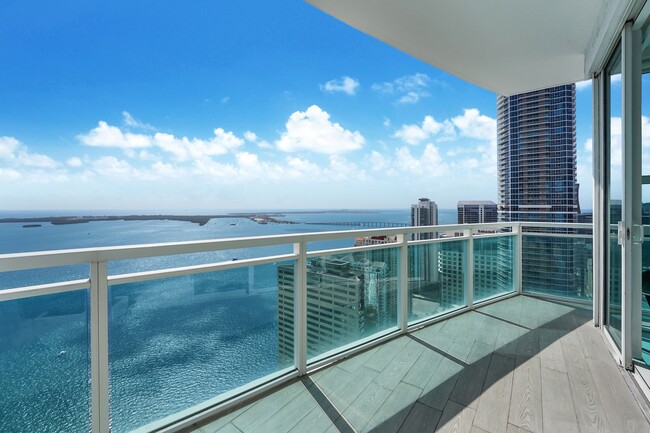 Building Photo - 950 Brickell Bay Dr