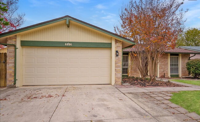 Foto del edificio - 8806 Thatch Dr