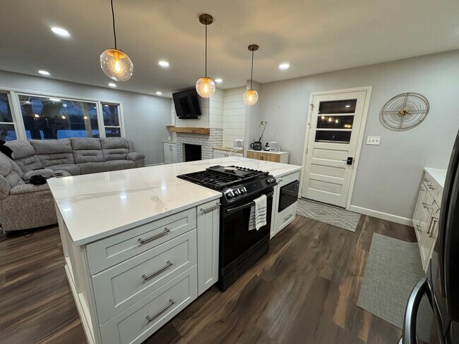 Building Photo - 313 N 250 W