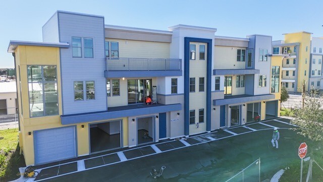 Primary Photo - Modern townhome in Addison Square
