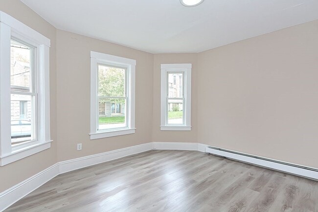 Building Photo - 78 Boisvert St