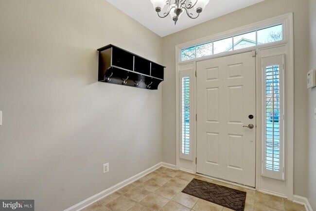 Foto del edificio - 6927 Rolling Creek Way