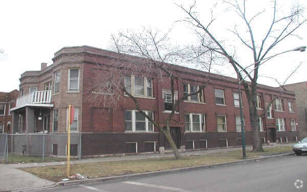 Foto del edificio -3/2004 - 3803-3809 W Ohio St