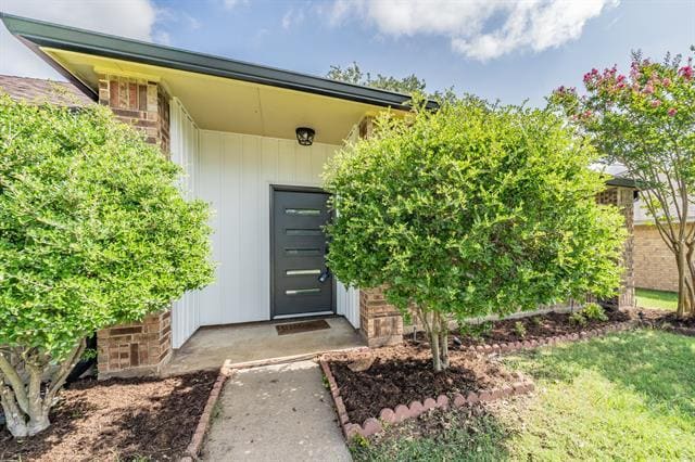 Building Photo - 1309 Chicota Dr