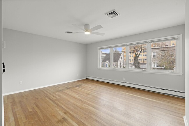 Building Photo - 763 6th St