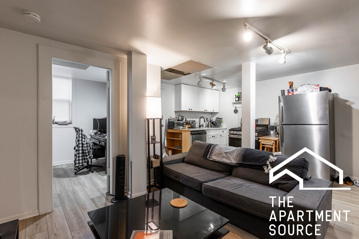 Foto principal - 2842 N Whipple St