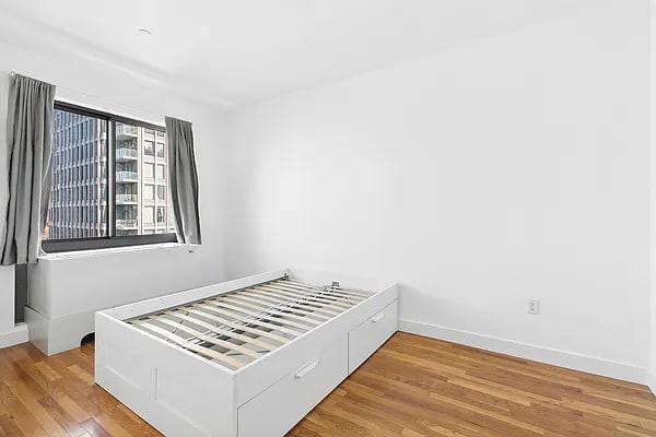 Building Photo - 42-35 Main St