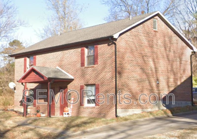 Primary Photo - 134 N Neal St