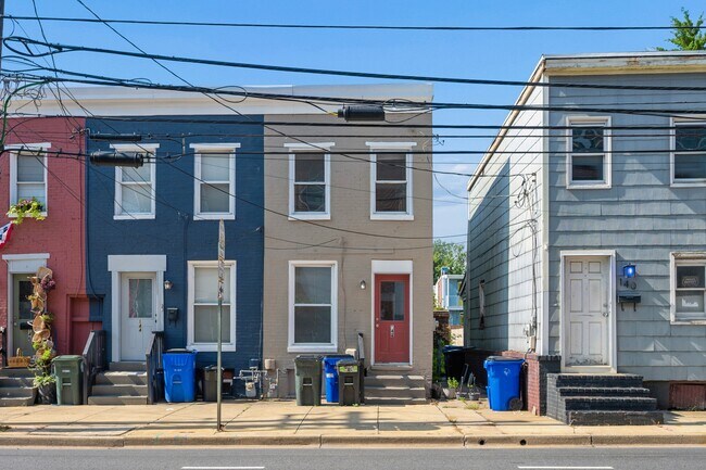 Building Photo - 142 E South St