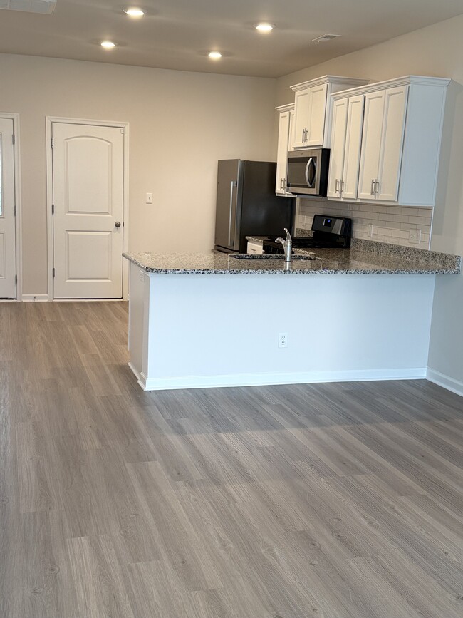 Foto del edificio - 1508 Independence Blvd