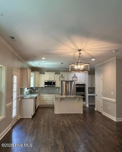 Building Photo - 540 Ave of the Carolinas