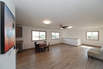 Building Photo - 1526 Hooli Cir