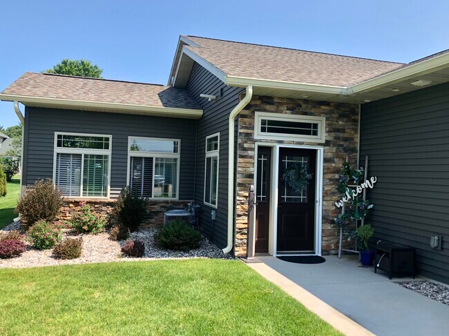 Foto del edificio - 5708 Sandpiper Dr