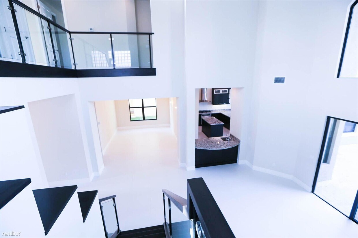 4 br, 4 bath House 16813 Bridge Crossing... House Rental in Delray