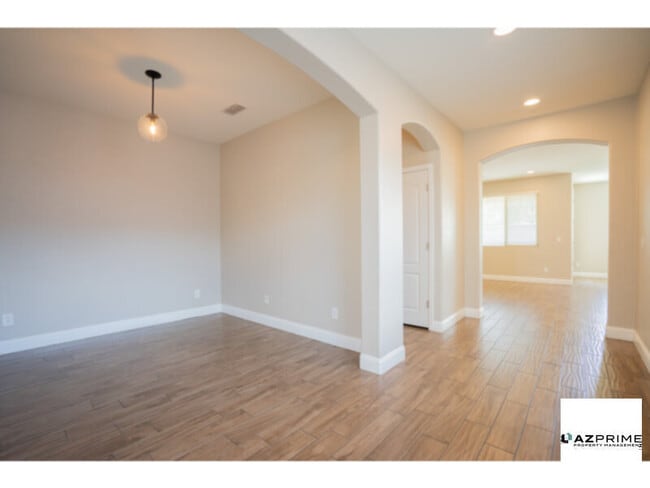 Foto del edificio - Exquisite 2/2 + Den Peoria House !