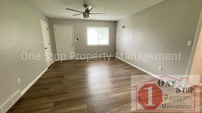 Foto del edificio - Beautiful 2 Bedroom 1 Bathroom in Kansas City