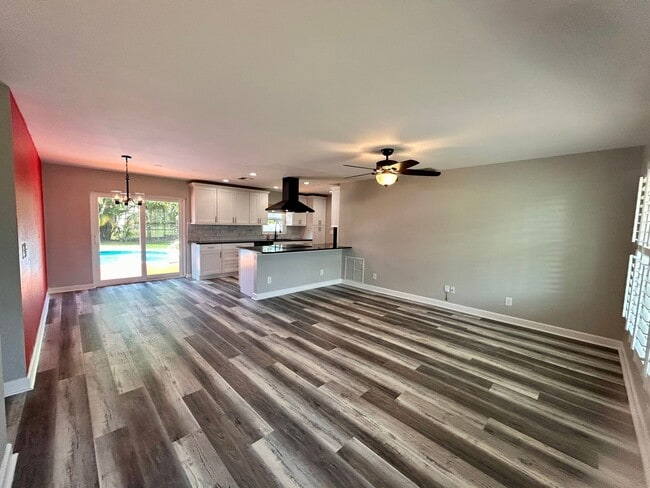 Photo - 316 NW Avens St House