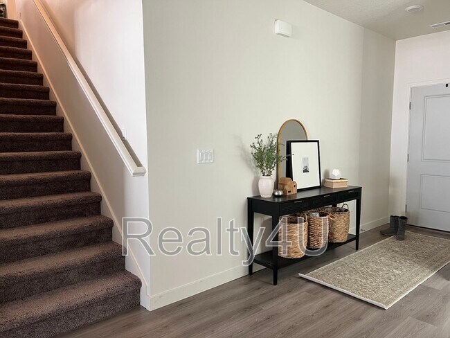 Foto del edificio - 138 E Crown Point Dr