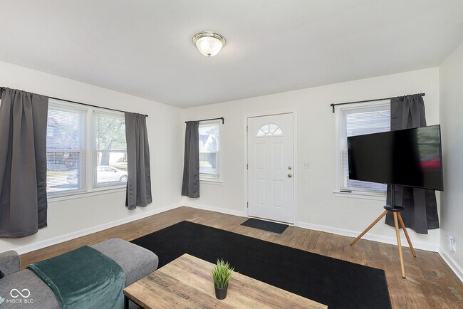 Building Photo - 1614 Cord St