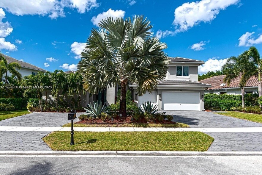 Foto principal - 10181 Key Plum St