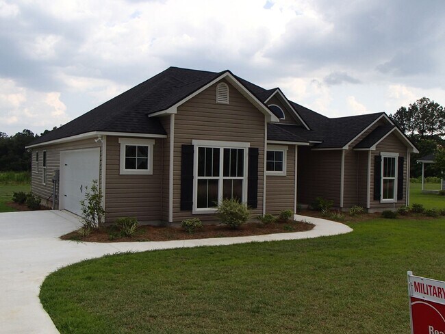 Building Photo - 3BD/2B Home in Lakeland, GA.  Close to Moo...