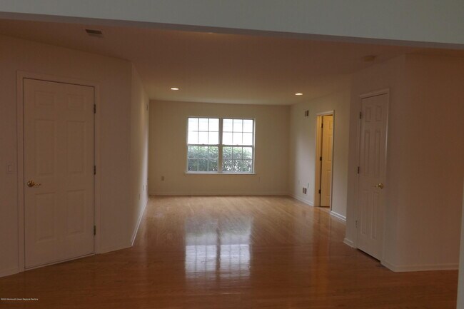 Building Photo - 23 Sandhurst Rd