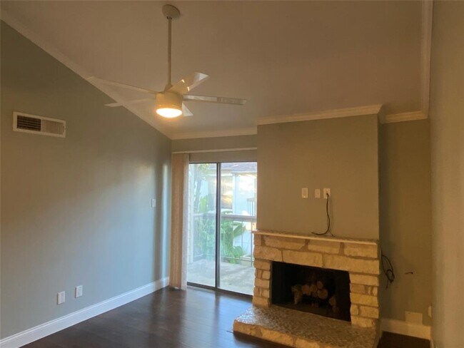 Building Photo - 10051 Westpark Dr