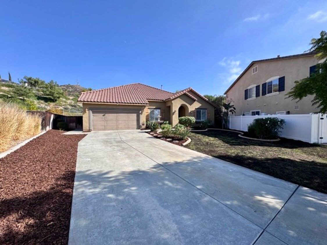 Foto principal - Beautiful expansive Murrieta home with TWO...