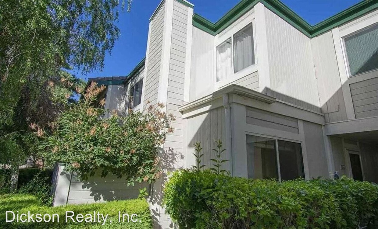 Primary Photo - 2 br, 1.5 bath House - 2495 Sycamore Glen #4