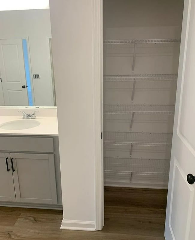 Foto del edificio - Brand-New 3-Bedroom Townhome for Rent in K...