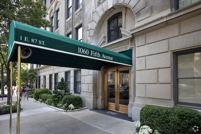 Entrance - 1060 Fifth Ave