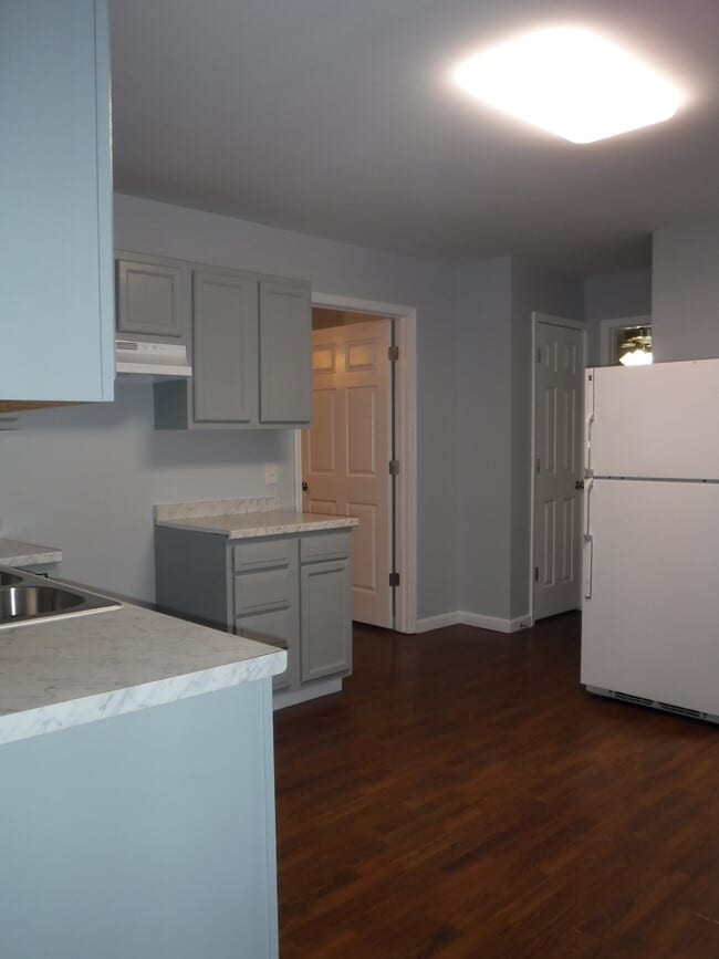 Building Photo - 822 N 13th St