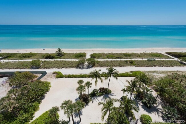 Foto del edificio - 8925 Collins Ave