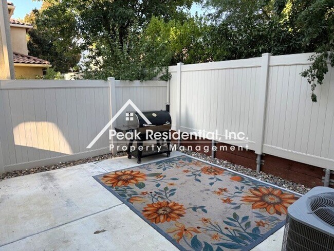 Foto del edificio - Beautiful Anatolia 4bd/2.5ba Home with 2 C...