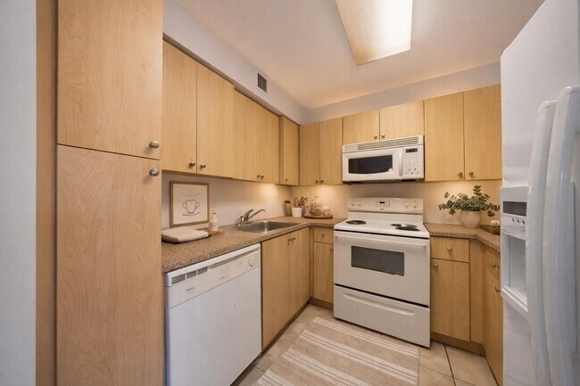 Foto del edificio - 2809 N Course Dr