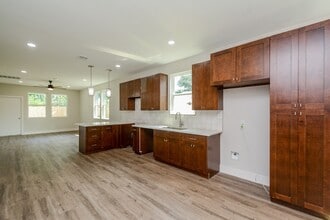 Building Photo - 5923 Southtown St