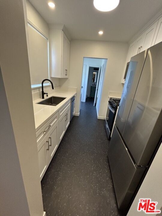 Foto del edificio - 10574 Ayres Ave