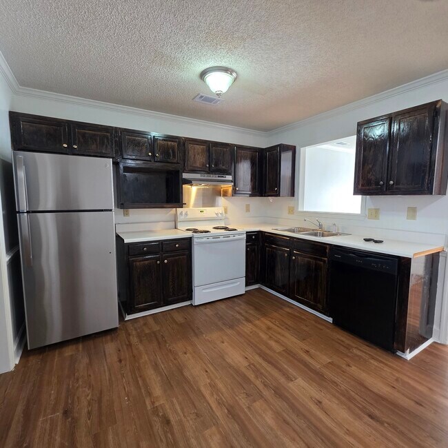Foto del edificio - 3114 Fernridge Dr