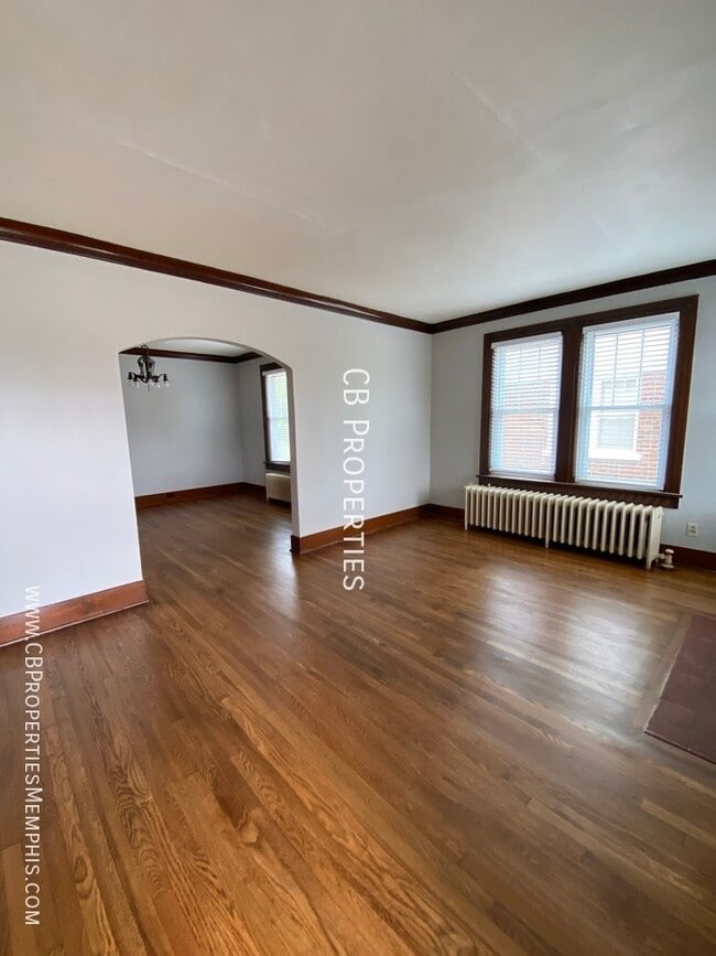 Building Photo - 965 University St