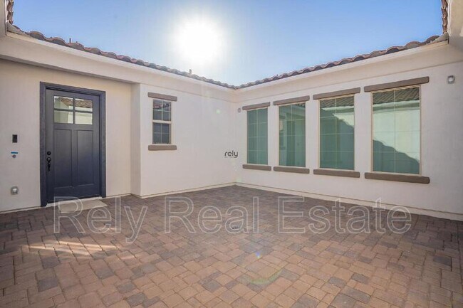 Foto del edificio - 18583 W Thunderhill Pl